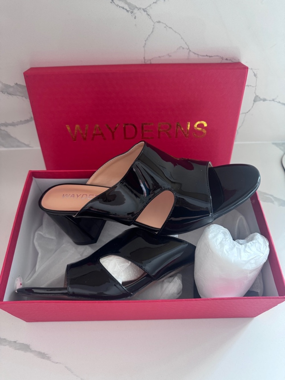 BNWT Women’s WAYDERNS Black Patent Open-Toe Block Heel Mules Size 9.5